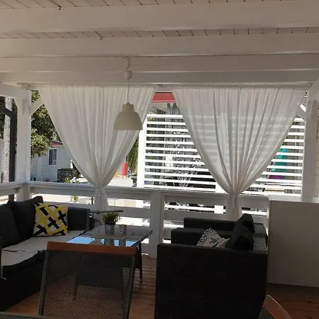 Mobile Luka Kemping Biograd na Moru